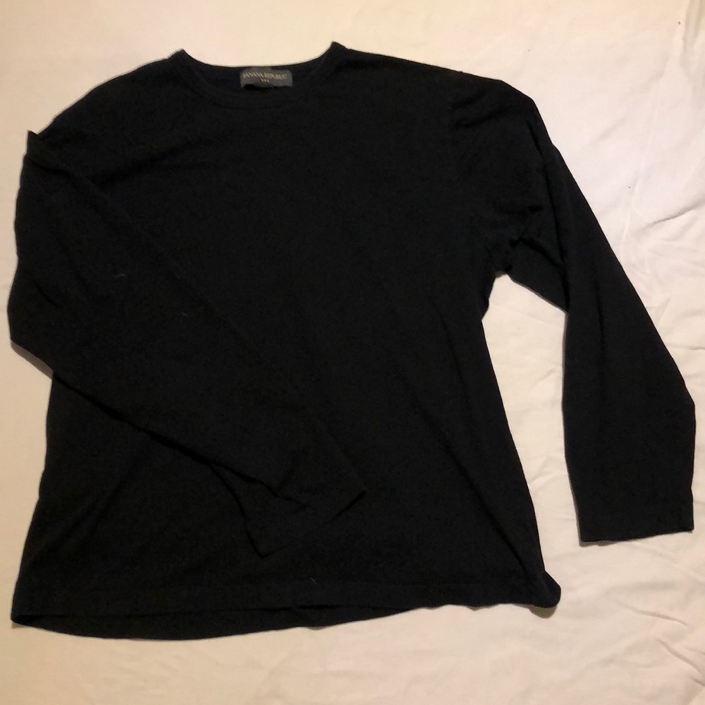 Banana Republic fitted crew XL great condition.  Very soft t-shirt fabric.